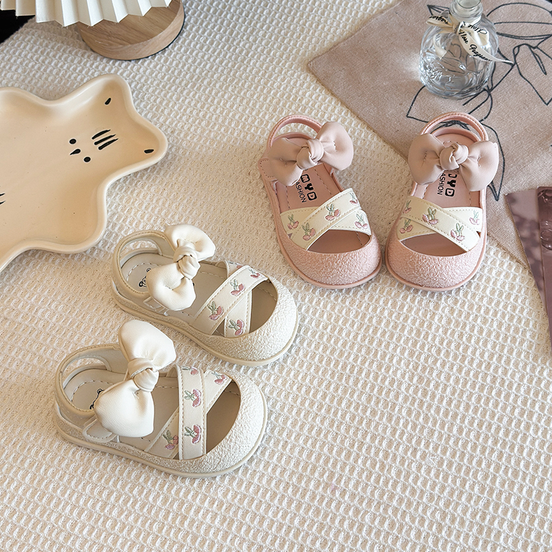 First Walker Kids Toes Capped  - Kids Outdoor Lounge Set avis et prix