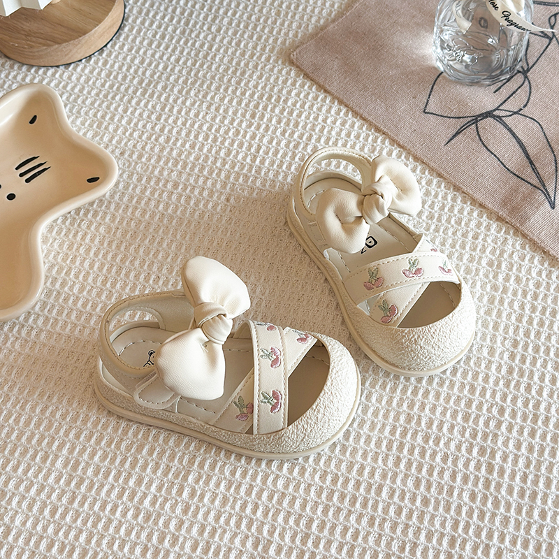 First Walker Kids Toes Capped  - Kids Outdoor Lounge Set avis et prix